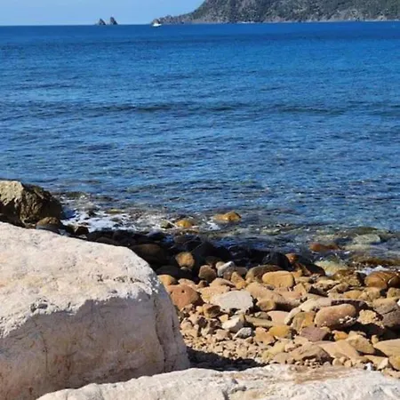 Climatise Avec Jardin Et A 250m Apartament *