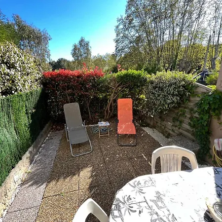 Apartment Climatise Avec Jardin Et A 250m *